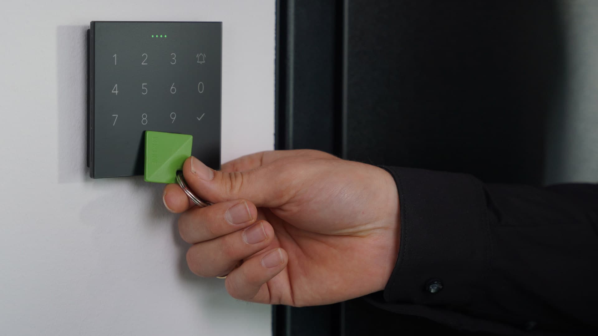 Přístup přes kód nebo NFC